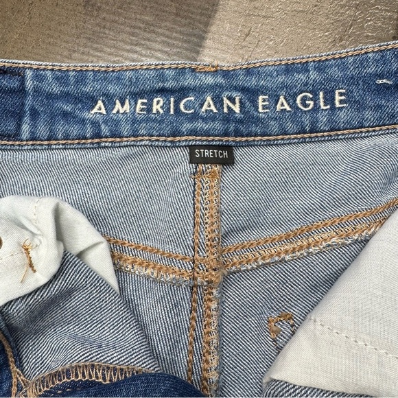 American Eagle Distressed Mom Jean Shorts size 0 - Picture 7 of 11